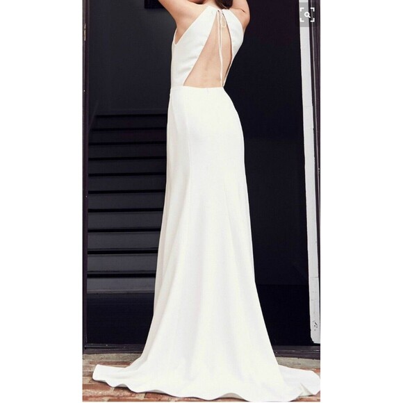 Floravere Mulligan Wedding Dress - Modern Classic Ivory Halter Gown, Minimalist - Picture 12 of 12